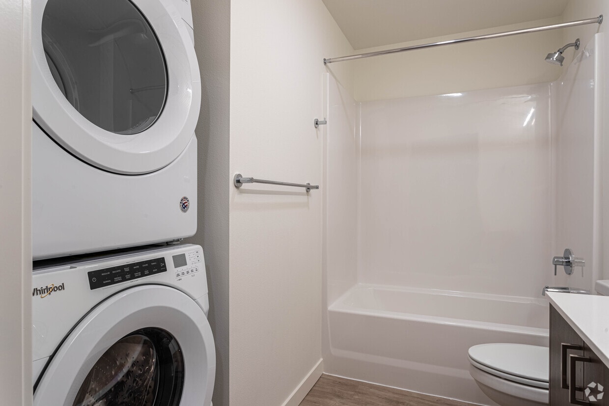 1BR, 1BA Unit - Midtown Square