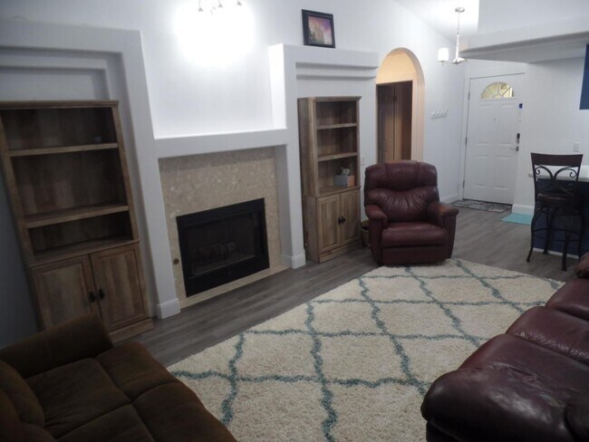 Foto del edificio - ** Move-In Discount** 3 bed - 2 bath Single Story Pet Friendly - Heart of Cedar City!