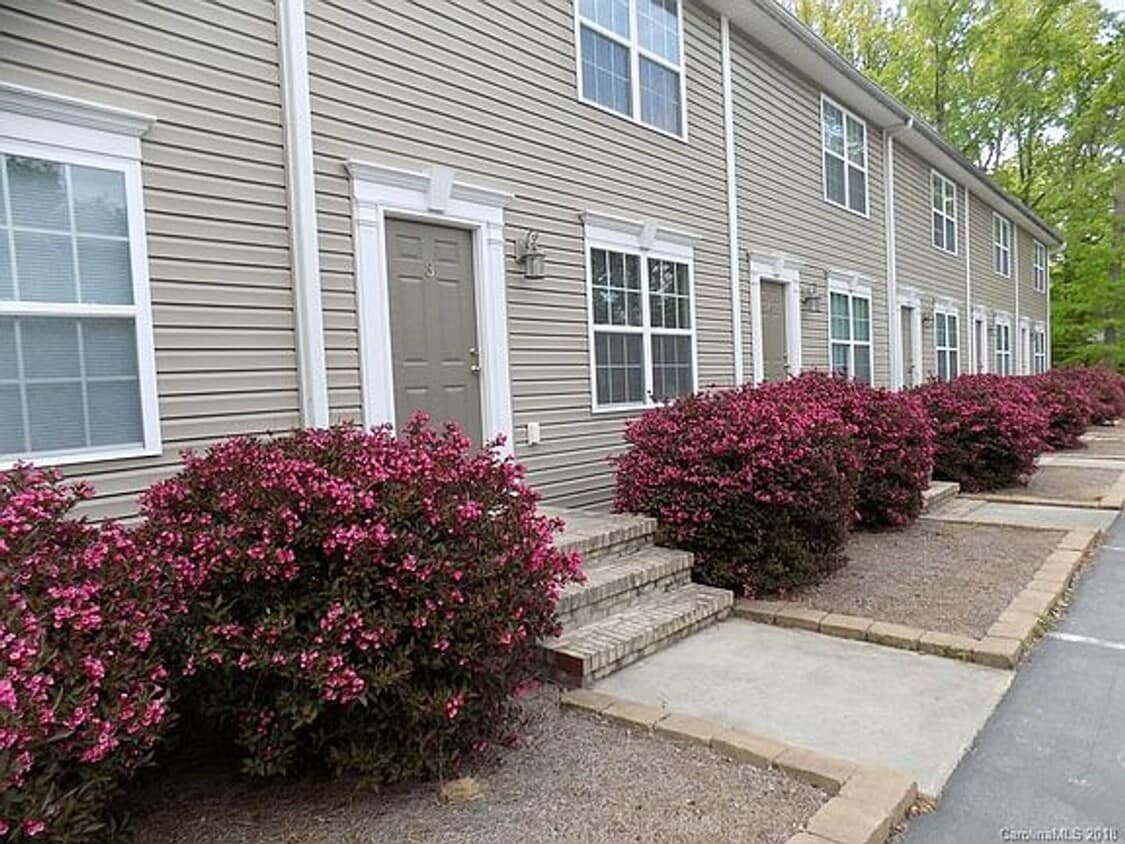 Foto principal - Townhouse Rental-Fletcher, NC