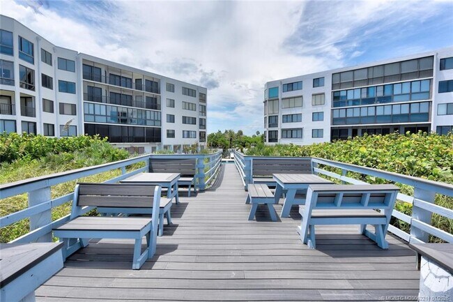 Foto del edificio - 2375 NE Ocean Blvd