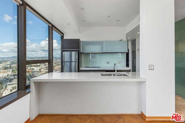Building Photo - 1100 Wilshire Blvd