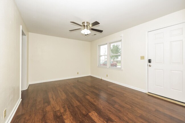 Foto del edificio - 702 Couch St