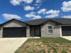 Building Photo - 126 Beechwood Ln