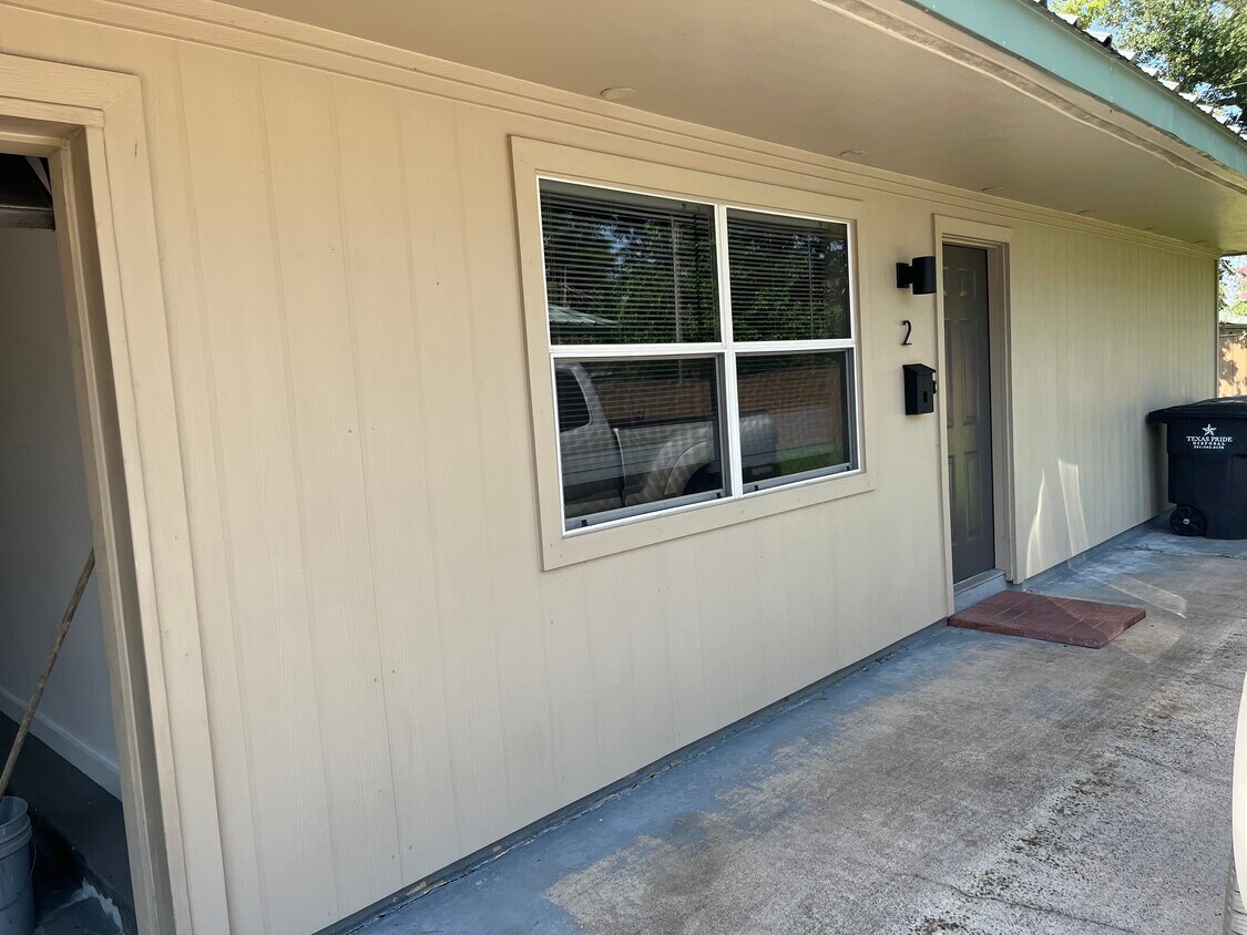 Foto principal - 205 N Ormsby St