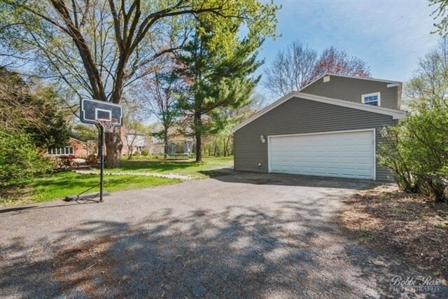 Building Photo - 830 Winmoor Dr