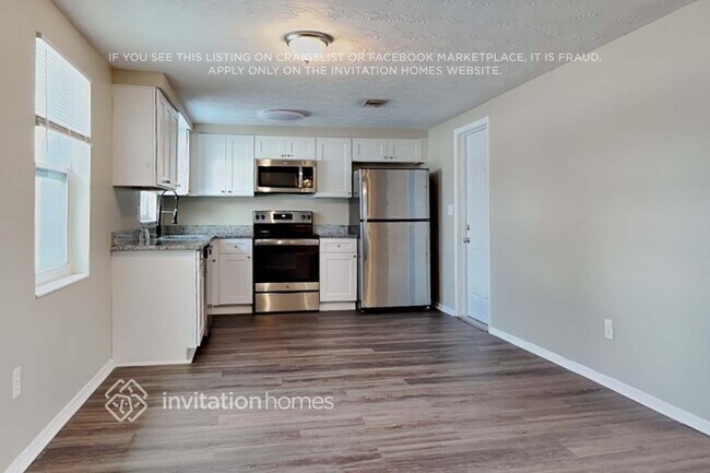 Building Photo - 3910 Beechwood Dr