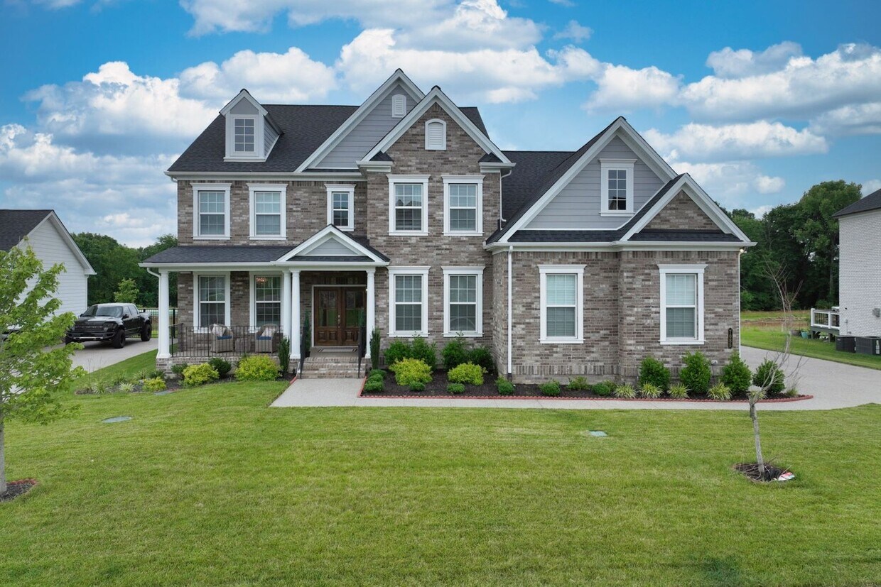 Primary Photo - **EXECUTIVE 2022-BUILT HOME IN WILLIAMSON ...