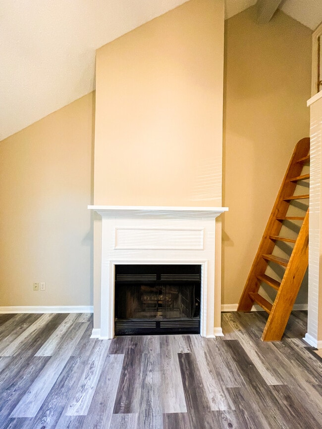 2225 Retreat St W Unit 2223, Pineville, LA 71360 Condo for Rent in