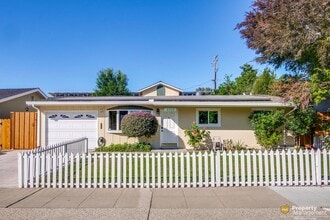 Building Photo - 4728 Parkwest Dr