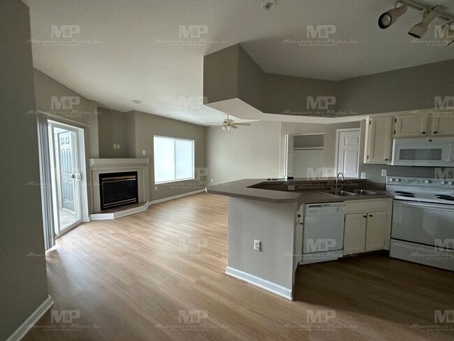 Foto del edificio - 4545 Wheaton Dr