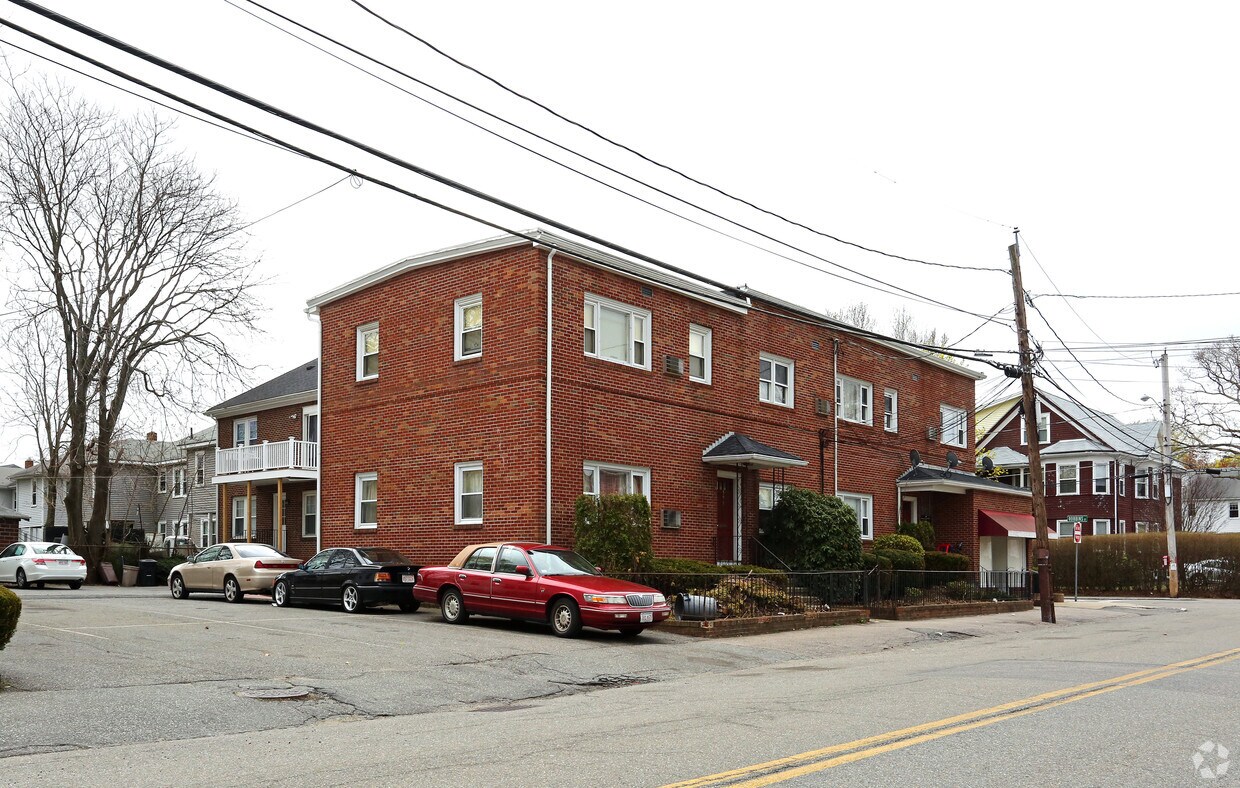 Primary Photo - 396 Newton St