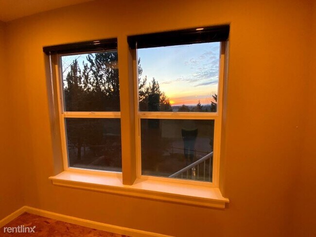 Building Photo - 2 br, 1 bath Apartment - 3647 NW Orchard Ct