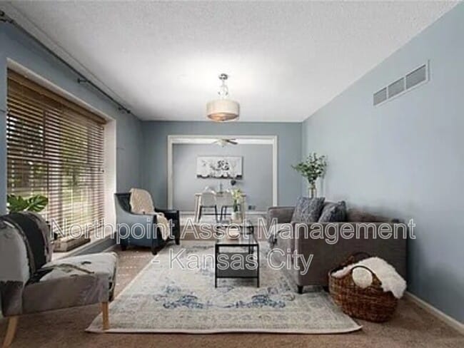 Building Photo - 707 SW Montgomery Ave