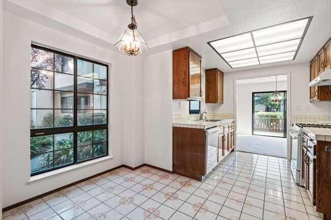 Foto del edificio - 14408 Outrigger Dr