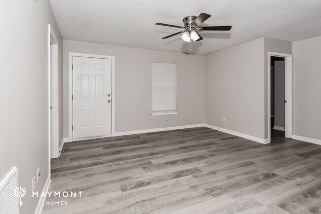 Building Photo - 211 Petworth Dr