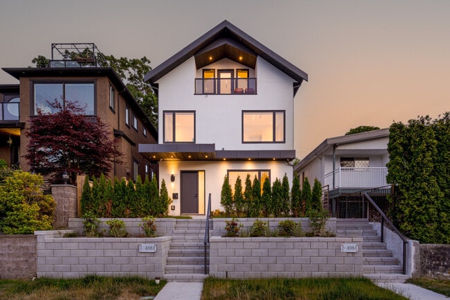 Photo du bâtiment - 4084 W 10th Ave