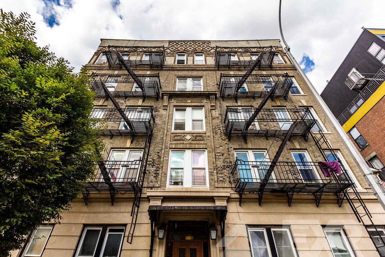 Foto principal - 709 Dekalb Ave