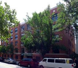 Building Photo - 566 Gates Ave
