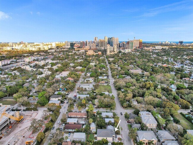 Building Photo - 1215 W Las Olas Blvd