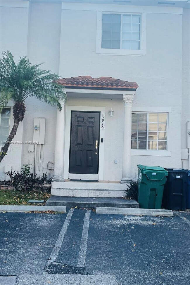 Foto del edificio - 16940 SW 138th Ct
