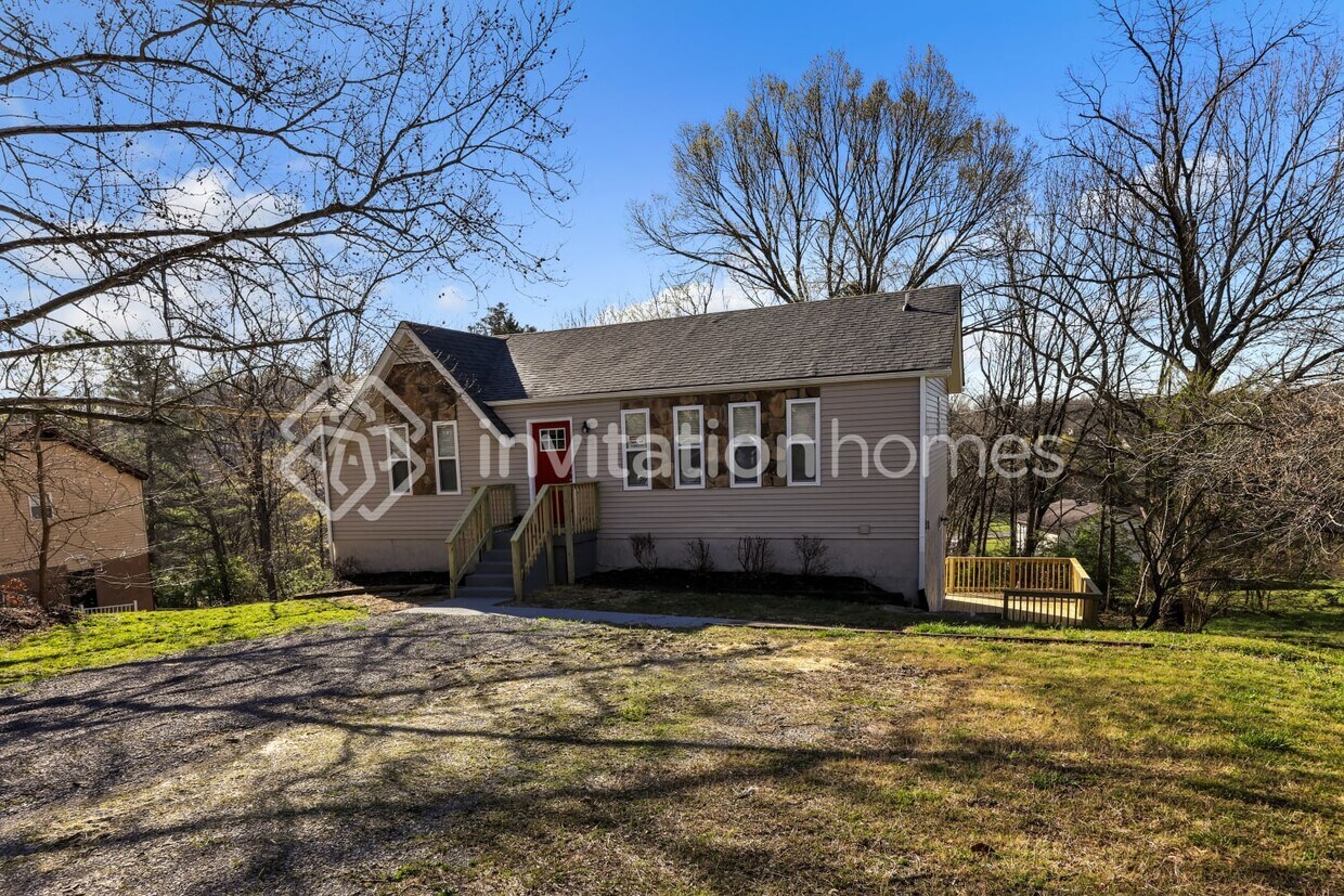 Primary Photo - 5005 Rowena Dr