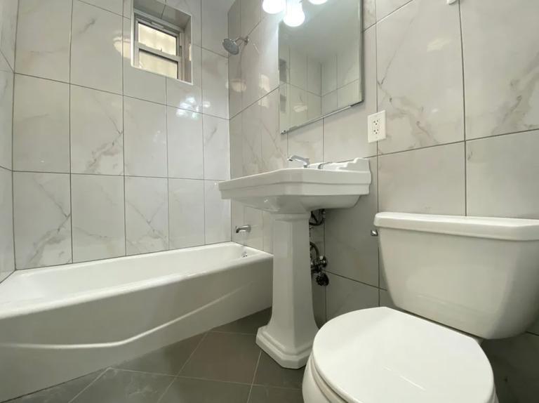 Beautiful & Attractive Apartment In Astoria Room for Rent in Queens