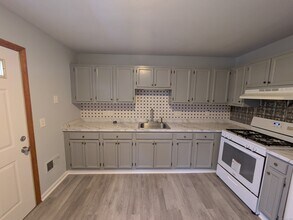 Building Photo - 998 Campbell Ave