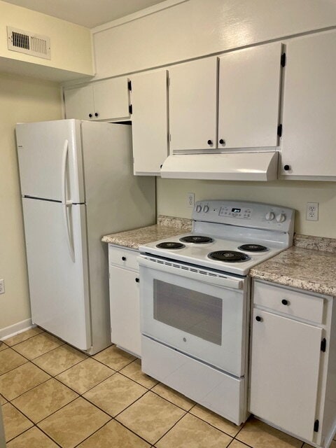 Foto del edificio - 2 bed, 1 bathroom duplex   - Seneca, SC