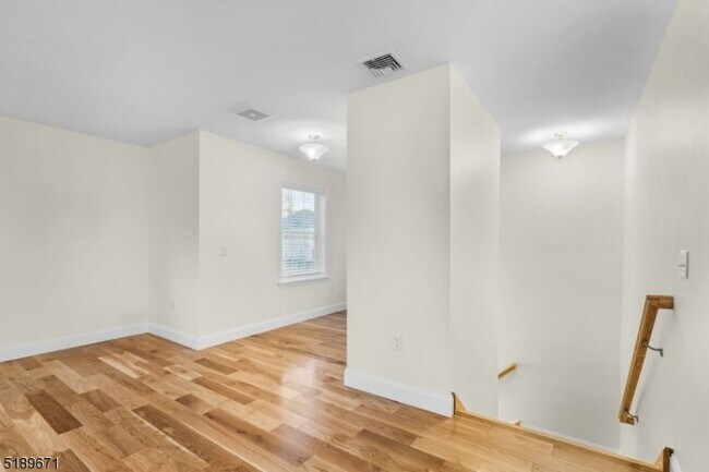 Building Photo - 29 Park Ave