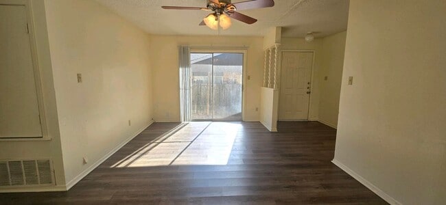 Foto del edificio - AVAILABLE! 2 Bedroom 2 Bath in Longview!