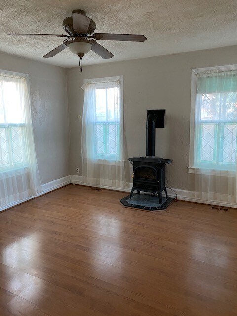 Living room - 202 E Buffalo St
