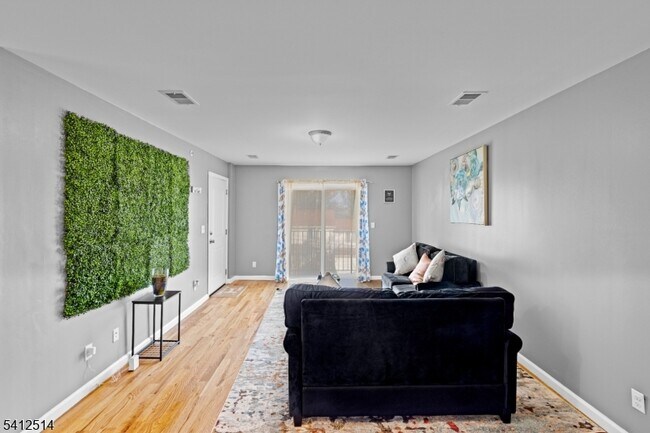 Building Photo - 73 Winans Ave