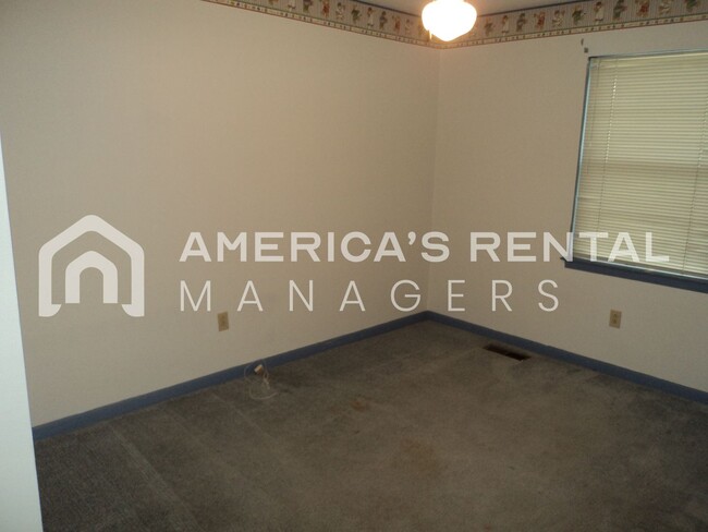 Building Photo - Home for Rent in Hueytown!! View with 48 H...