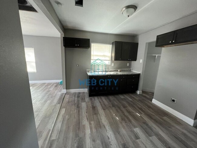Foto del edificio - 2211 Hooper St