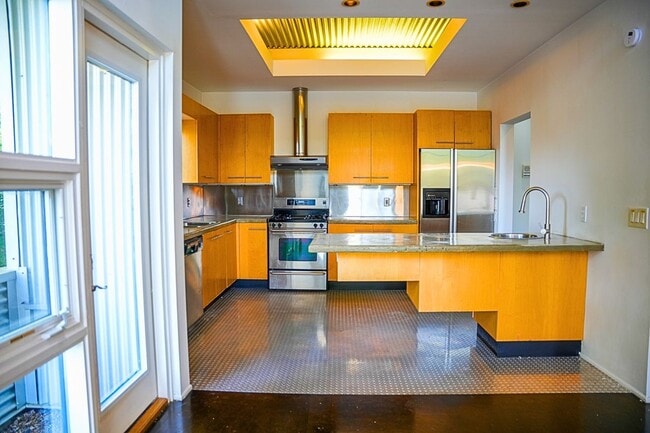 Foto del edificio - 1024 Hemphill Ave NW