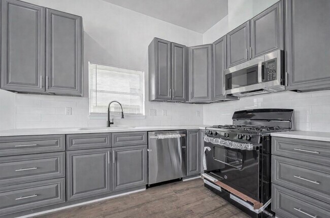 Building Photo - 7993 Attwater St