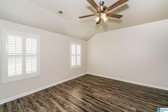 Building Photo - 331 Woodland Trl