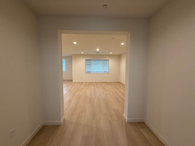 Foto del edificio - Beautiful New Build!