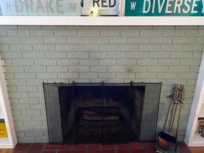 Building Photo - 607 W Green St