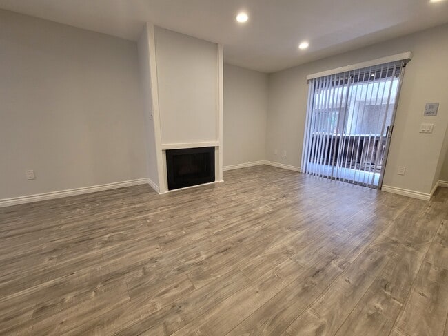 Building Photo - 8655 Orion Ave