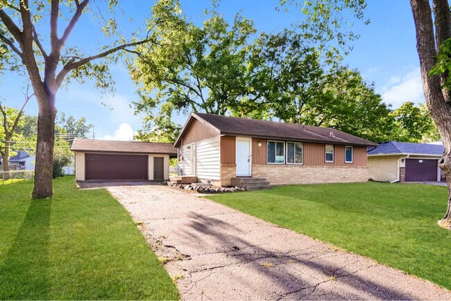 Building Photo - 2441 Gunflint Trail