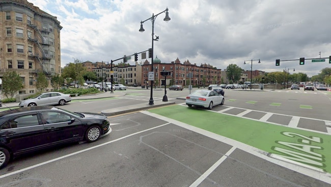 Building Photo - 849 Beacon St