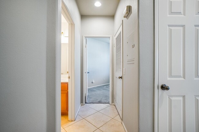 Building Photo - LEA4