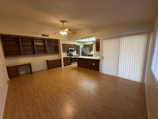Building Photo - 17418 N 123rd Dr