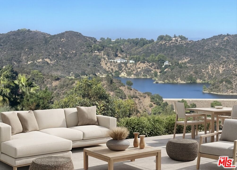 Foto principal - 1743 Stone Canyon Rd