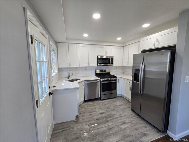 Foto del edificio - 754 Park Ln S