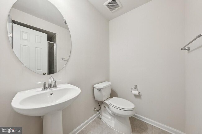 Building Photo - 7119 Rowlock Aly
