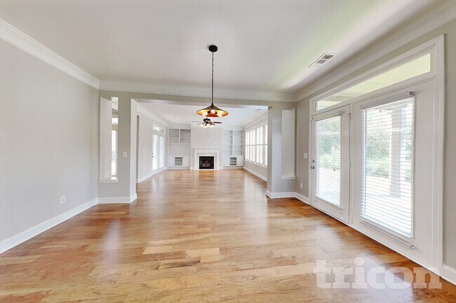 Foto del edificio - 4384 Challedon Dr
