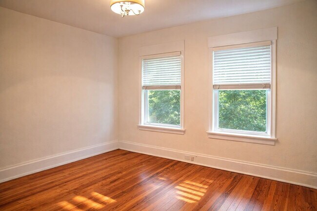 Foto del edificio - 72 Euclid Ave