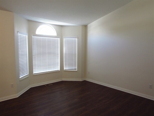 Foto del edificio - 235 W 1425 N